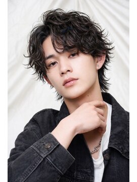 アイトーキョープラスシー 横浜(AI TOKYO+Sea) 横浜/サーフカール/ルーズパーマ/センターパート/高島町