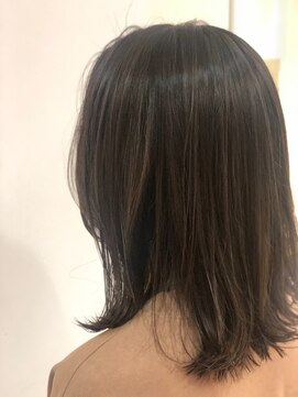 マアム ジー 下高井戸店(ma'am Zee) ☆極細ハイライト外ハネボブ☆