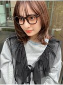 ベージュインナーカラーショートボブレイヤーミディアム前髪