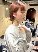 コーラルピンクのボブ