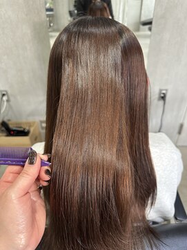 ラック(LUCK) 髪ドラストレート/船橋/くすみベージュ/細めハイライト