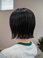 ウィスカーヘアー(whisker hair) 切りっぱなし外ハネボブ