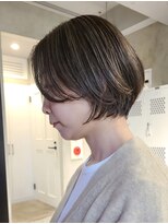 エリマ 調布(elima)&nbsp;ハイライトで作る大人女性のショートヘアスタイル