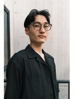 ブークル(boucle) 短めセンターパート 就活髪型 ビジネス髪型 刈り上げショート