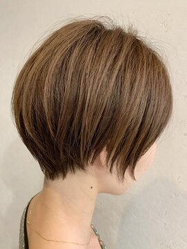 ニーフ 恵比寿(neaf) イメチェン ホワイトブロンド 外ハネボブ 美髪 ワイドバング