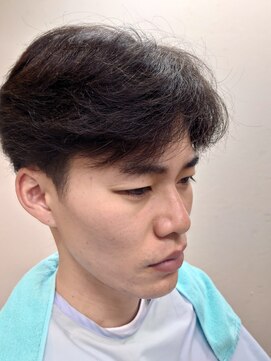 ヴェルデ シンバシ(VERDE SHINBASHI) センターパート マッシュツーブロックフェード 就活 七三 黒髪