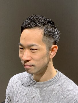 ビーダンディー(Bee dandy) ビジネスフォーマル ツーブロックベリーショート 骨格補正カット