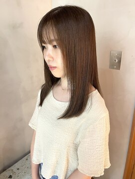 エフ(f) 自然なストレートと艶【髪質改善天使のストレート】