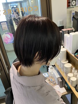 コワファーストナガサキシャンプーボーイ(COIFF1RST NAGASAKI SHAMPOO BOY) ショートカット ナチュラルショート
