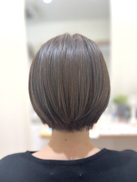 リリー 八千代台店(Lilly) ショートボブ×オリーブアッシュ