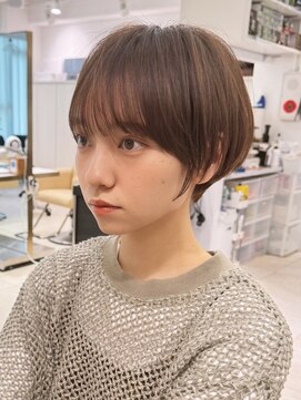 アンド ストーリーズ(&STORIES) 前髪あり耳掛け丸みくびれショートボブ20代30代40代50代(蘭)