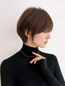 アンド ストーリーズ(&STORIES) 前髪あり耳掛け丸みくびれショートボブ20代30代40代50代（蘭）