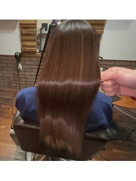 イイネ(iine) 大人女性人気髪質改善ブラウンカラー艶々髪トリートメント