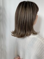 プラスシー(+C)&nbsp;地毛ハイライトへハイライトを積み重ねて移行/脱白髪染め/薬院