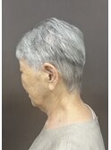グレーヘアのベリーショート