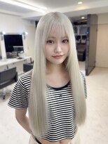 アルーシェウィズスカイ 原宿(Alushe with Sky)&nbsp;ホワイトブロンド/ホワイトカラー/ダブルカラー/ケアブリーチ