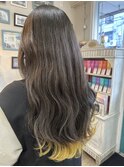 ピンクベージュorインナーグレージュの厚めバング大人ヘア