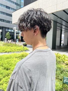 イズ(iss) 波巻きスパイラルパーマ