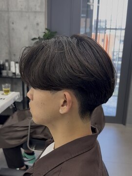 ネクスト 渋谷(NEXT) MEN’S HAIR/サーフカール/刈り上げセンターパート/渋谷