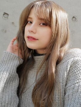 抜け感×ベージュ