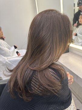 ロック(rock) レイヤー/レイヤーカット/顔まわり/顔周りカット/透明感カラー