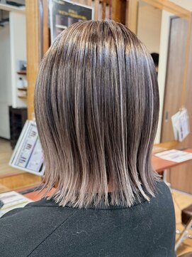 ブリッツ レボ(BLITZ-REVO) 着物ヘア/ダークアッシュ/ミディアムレイヤーカット/柏駅