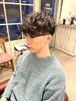 アンティコ(Antico)の写真/【千本丸太町スグ/男性スタイリスト在籍有/当日予約OK】眉カットの身だしなみはお任せ☆