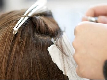 オグニスヘアー(OGNIS HAIR)の写真/《ＮＥＷ》話題☆髪のボリュームアップエクステ“へアループ”先行導入SALON!前髪や髪の分け目のお悩みに◎