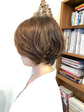 ボーイフレンド (Boyfriend) ふんわりまとまる　ショートボブ