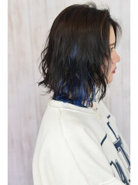 フィールエー レキシントンプラザ店(feel.a) 外ハネミディアムで作る揺れヘアー