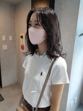 ブルー(Blue) Blue～鎖骨ミディ　パーマって可愛い～