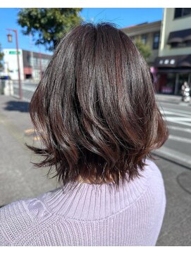 ペリドットエフ(peridot f) 艶カラー 外ハネ ひし形ボブ ゆるふわ巻き 30代 40代 50代 60代