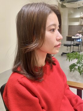 フイ(HUI) くびレイヤーグレージュエモージュ大人ショート小顔似合わせ