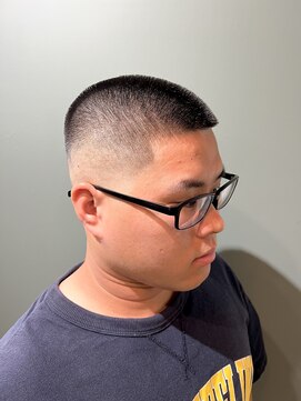 スタンドバーバー 柏(STAND BARBER) ダークアッシュ/アッシュブラック/カルマパーマ/ベリーショート