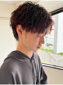 ツイストスパイラルパーマ センターパート メンズパーマ 眉毛