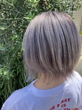 ラピス(Lapis) シルバー外はねボブ