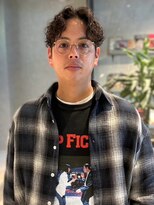 メンズサロン ブロック(Men's Salon bloc) センターパート　ツイストスパイラルパーマ　強めパーマ　束感