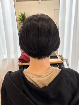 ウイ バイ ファースト 北四番丁店(u'i by first) ショートグラボブスタイル