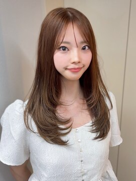 ロイオブジゼル(roi of GiseL) セミロング レイヤーカット 顔周り ベージュカラー 10代20代