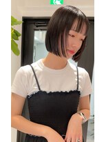 ヨーク(YOKE)&nbsp;切りっぱなしボブミニボブグレージュパツっと黒髪暗髪アゴライン