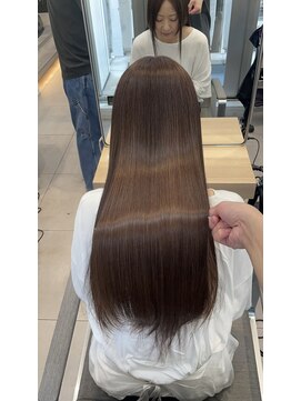 エラ(Ella) 艶を引き出すマロンベージュ髪質改善カラー