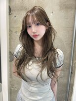 リリー(Lilley)&nbsp;赤みなしカラー×小顔レイヤー×韓国風巻き×髪質改善