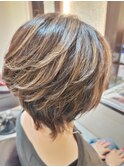 ショートボブ白髪染めハイライトスタイル