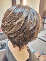 アンダウ(ANDEW)&nbsp;ショートボブ白髪染めハイライトスタイル