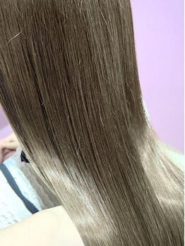 ロアゾブルー(L'oiseau Bleu)の写真/一時的なコーティングではなく、髪の内側から整える"髪質改善トリートメント"で、しなやかにまとまる艶髪へ