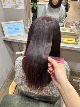 ツヤ感たっぷり赤みカラー