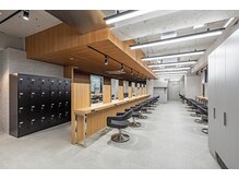 ブラック 渋谷 2nd(BLUCK)の雰囲気（おしゃれな店内[渋谷駅/学割U24/メンズパーマ/フェザーパーマ]）