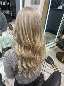 ウラヌス バイ ギャラクシー(URANUS by GALAXY) ギャル映えハイトーン×エクステ