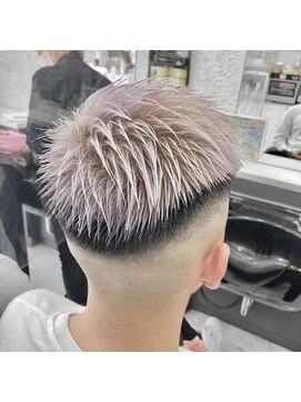 アヴニール アックス(Avenir axe) フェード/ホワイトカラー