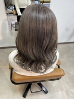 クワリ ミルクティグレージュカラー